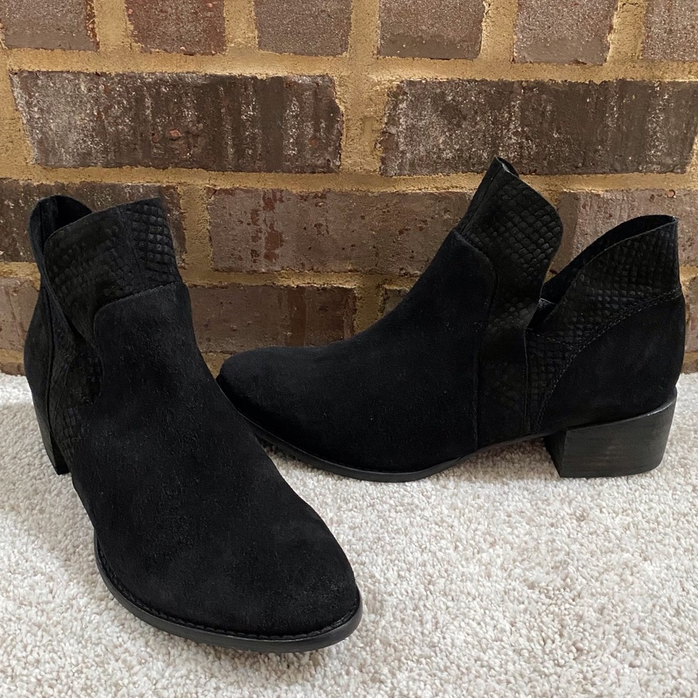 Seychelles Black Suede Leather Booties